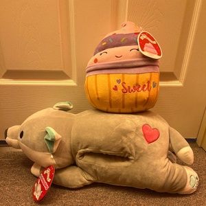 Two valentines squishmallows